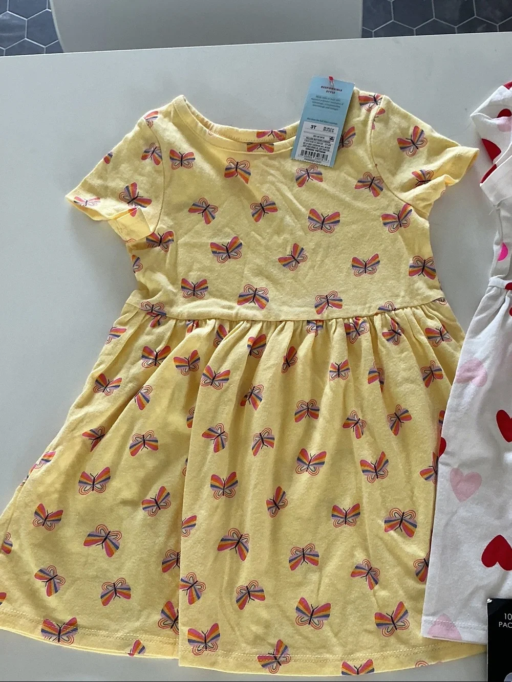 Cat & Jack Girls' Casual Dresses and 9 headbands. LOT OF 4